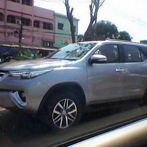 Toyota Fortuner spied