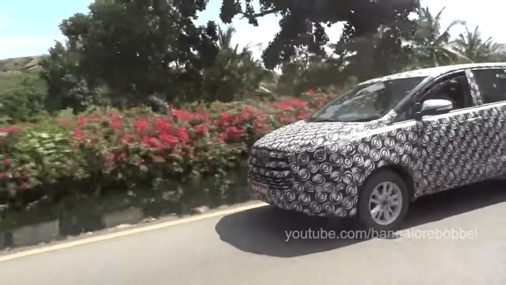 2016 Toyota Innova caught on video in Mysore front