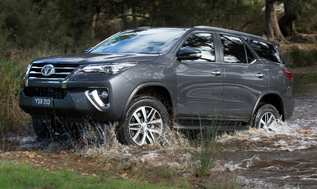 2016_toyota_fortuner_global-reveal_australia_05