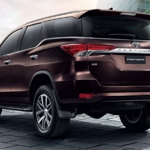 toyota fortuner revealed rear