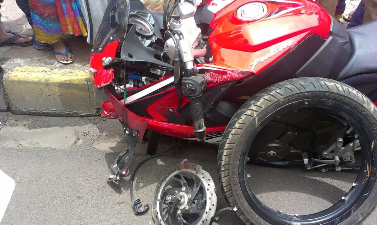 Bajaj Pulsar RS Accident