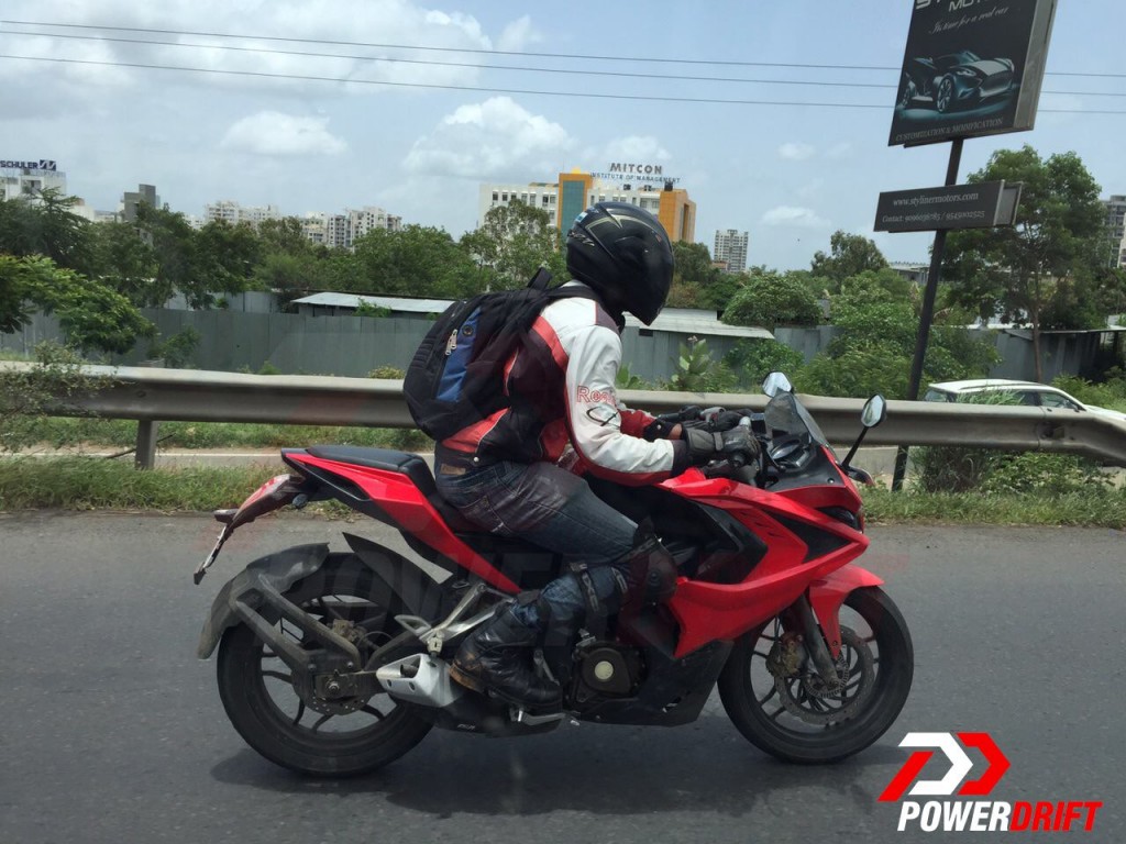 Bajaj Pulsar RS400 spied