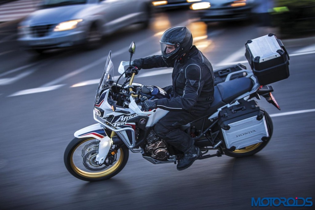 Honda-CRF1000L-Africa-Twin-CRFdakar-tricolour-2015 - 3