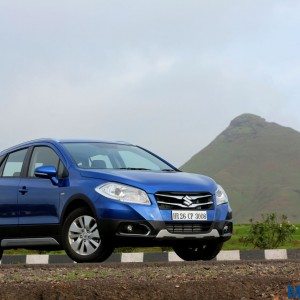 Maruti Suzuki S Cross front quarter