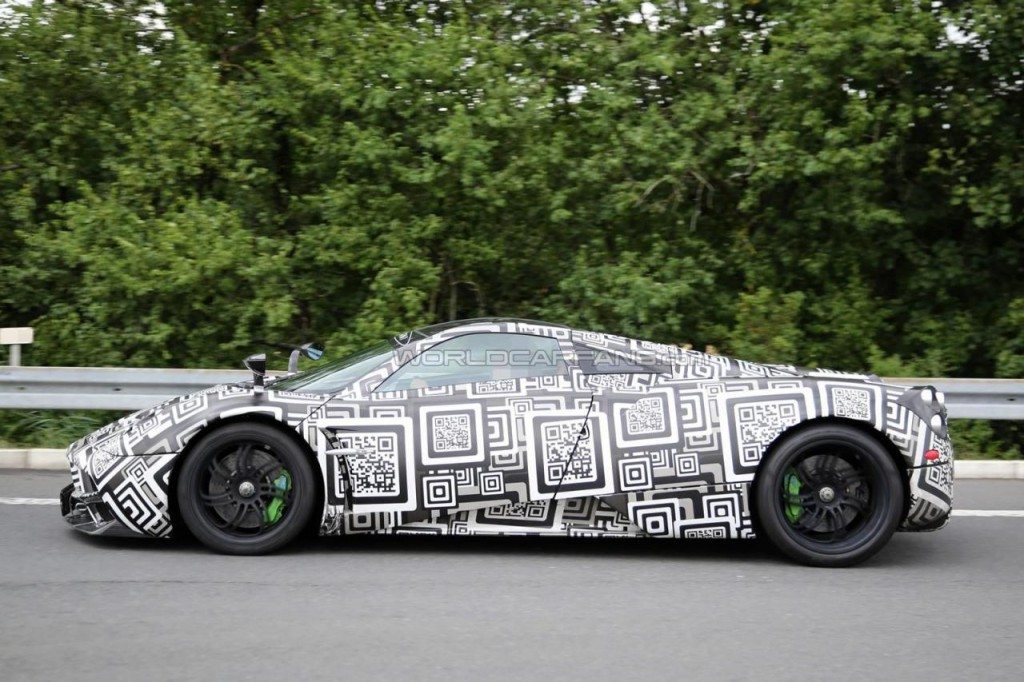 New Pagani Huayra test mule spied side