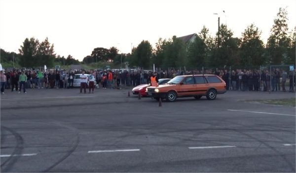 Ols Passat Vs Ferrari  Drag