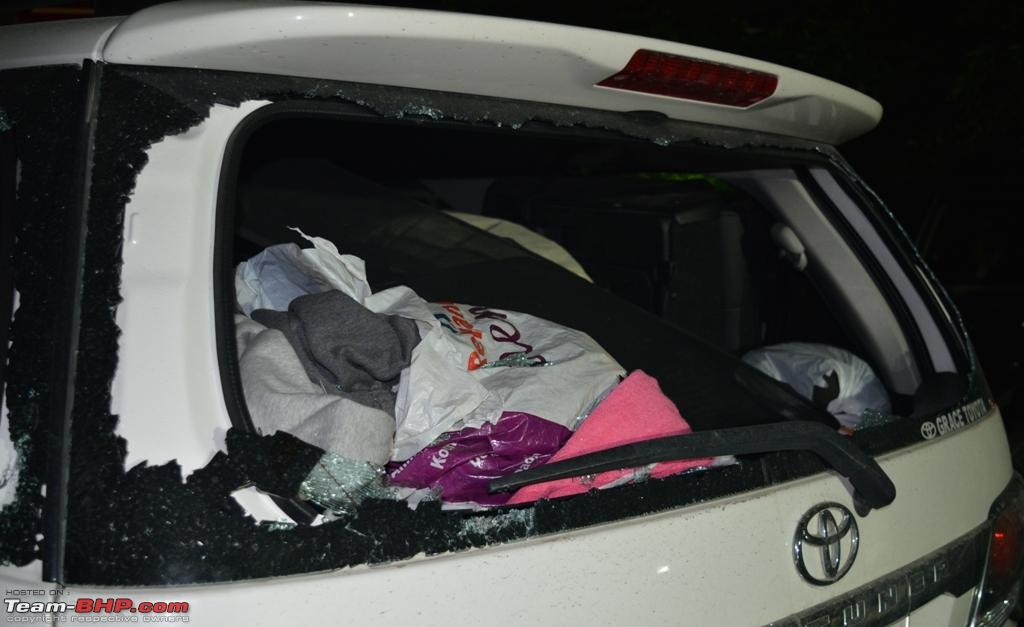 Private cars attacked in Leh-Ladakh - 1