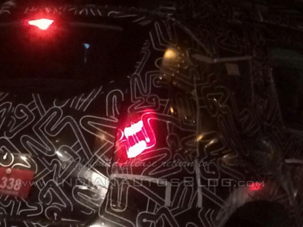 Renault Duster facelift spied rear LED tail lamps