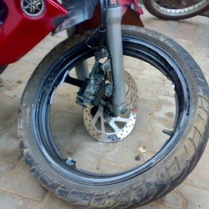 Yamaha FZ  broken wheel