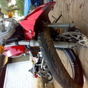 Yamaha FZ  broken wheel