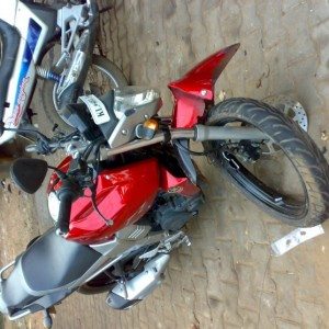 Yamaha FZ  broken wheel