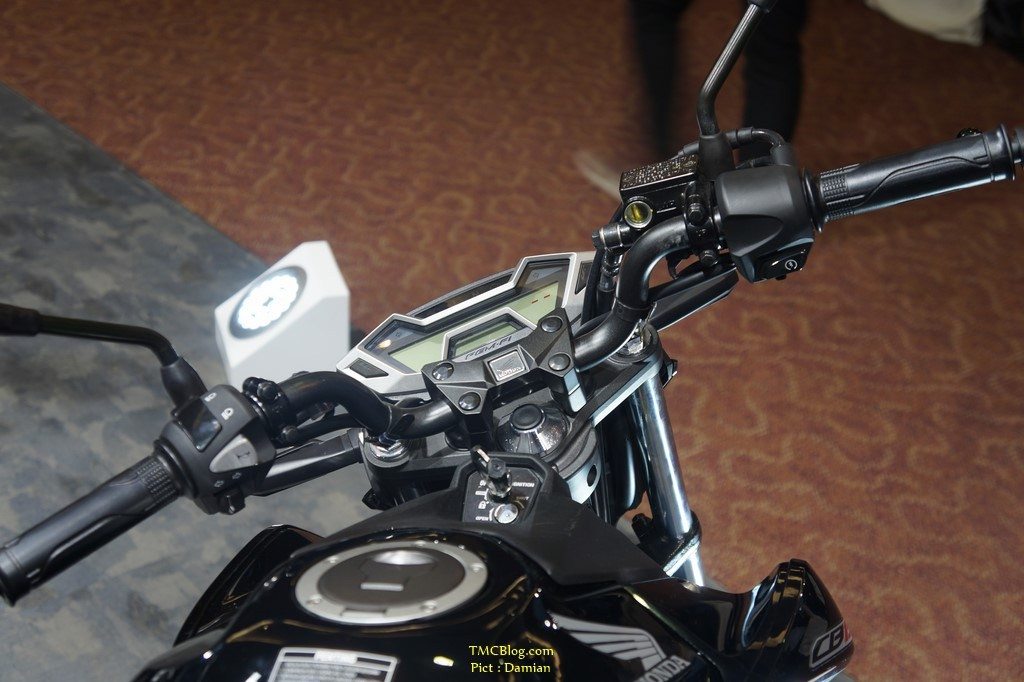 2016 Honda CB150R StreetFire - 10