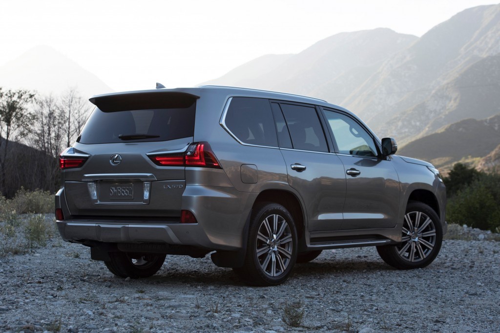 2016 Lexus LX570 (1)