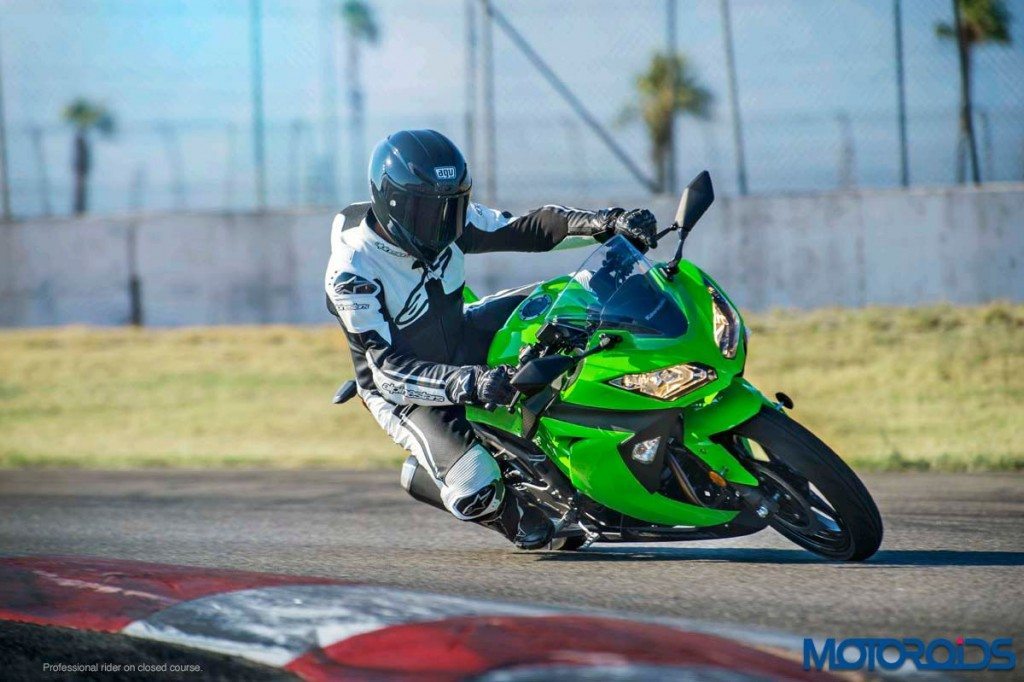 Kawasaki-Ninja-300 - 3