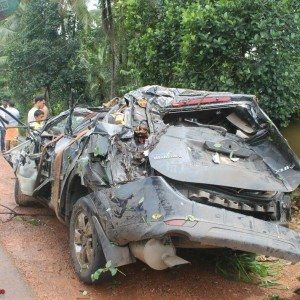 Mahindra XUV Crash