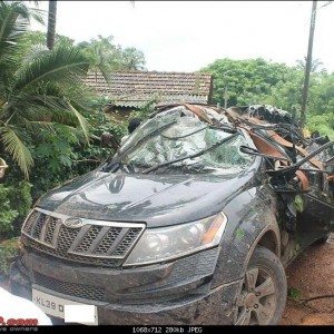 Mahindra XUV Crash
