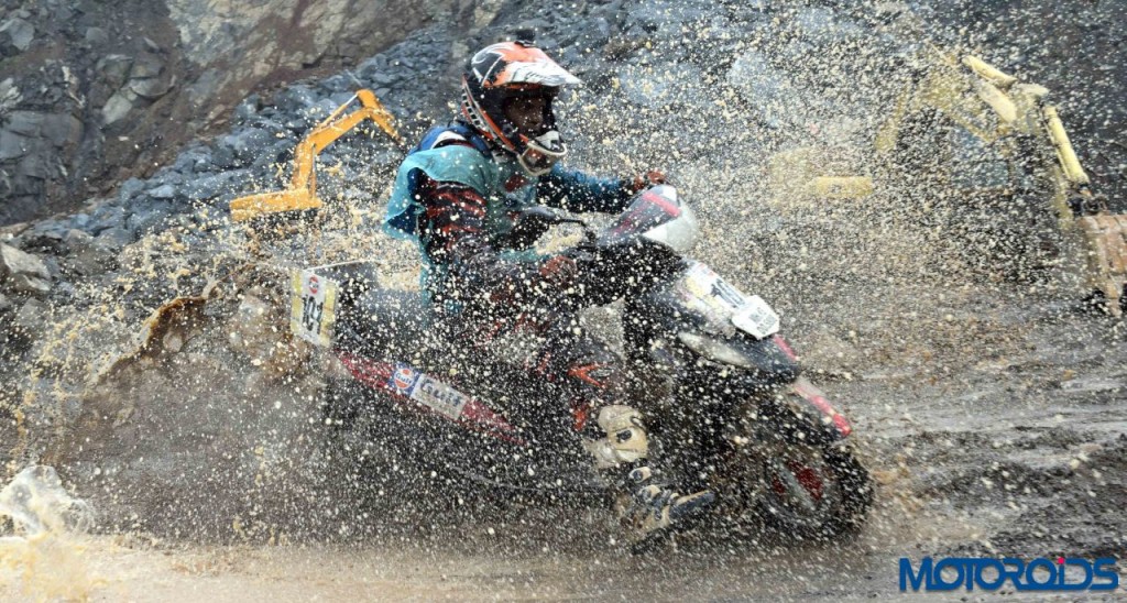 Monsoon scooter rally 2015 (3)