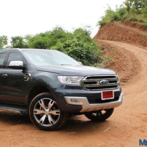 New Ford Endeavour  e