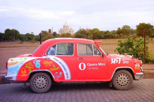 Opera WOW car