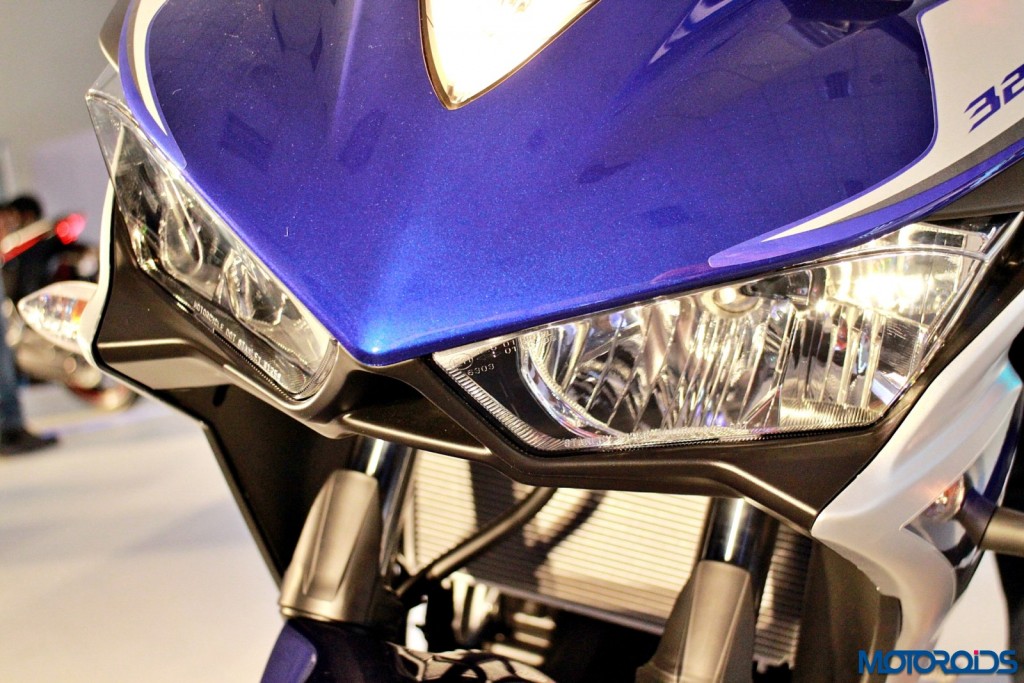 Yamaha India YZF-R3 Launch Event - BIC - Headlight (4)