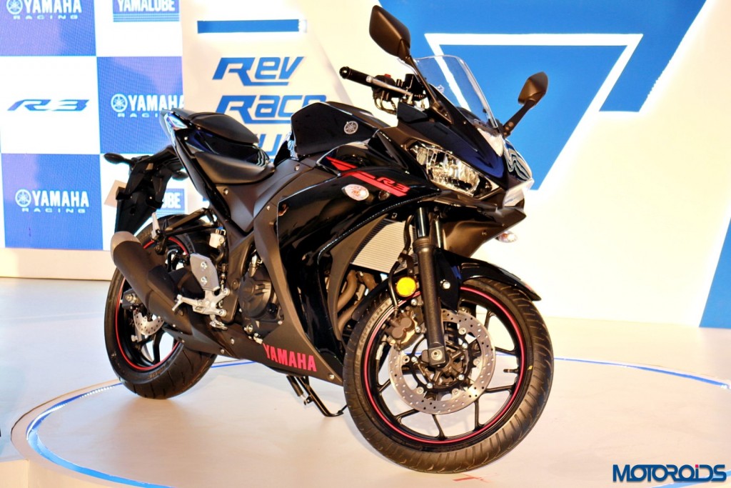 Yamaha India YZF-R3 Launch Event - BIC - Right Side (2)