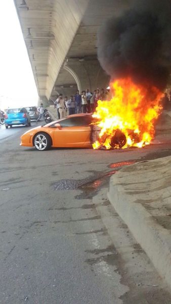 lamborghini gallardo catch fire delhi