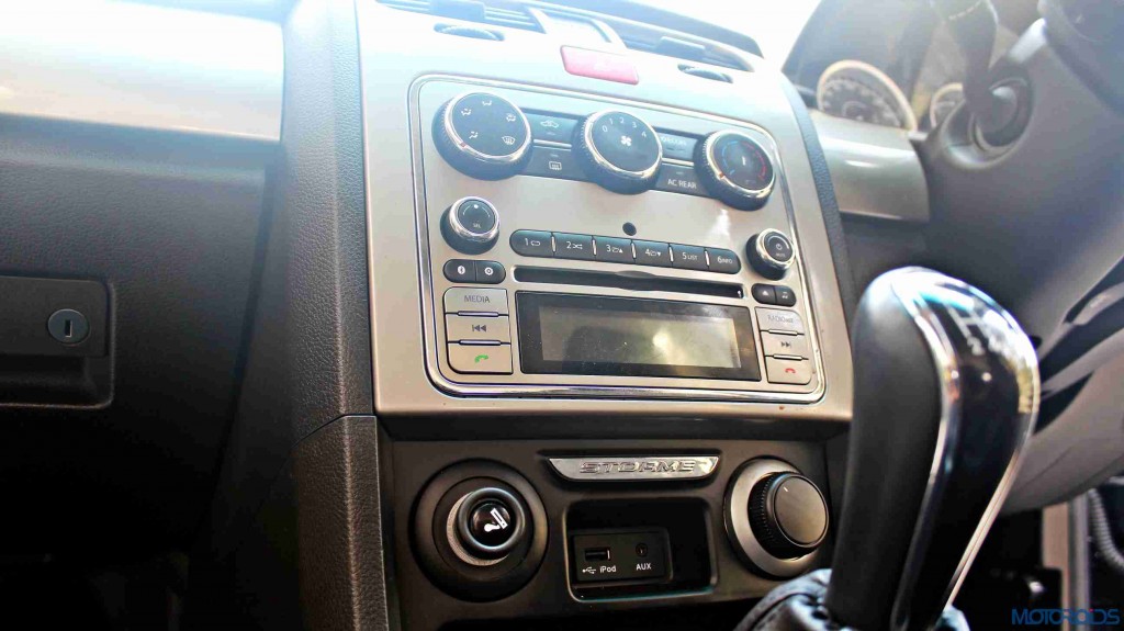 2015 Tata Safari Storme interiors (25)