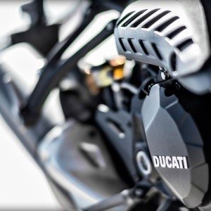 Ducati Monster  R
