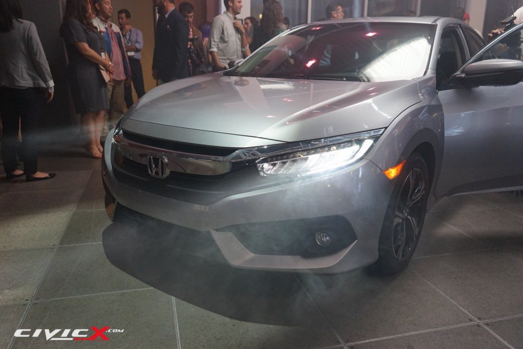 2016 Honda Civic front