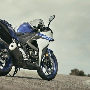 Yamaha R