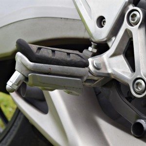 Honda CBRF footpegs