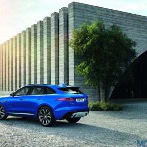 Jaguar F Pace