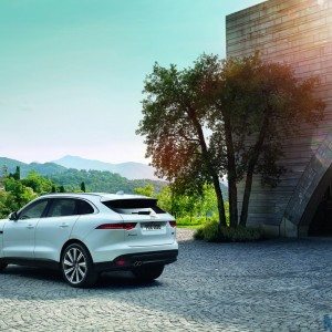 Jaguar F Pace