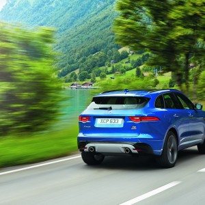 Jaguar F Pace