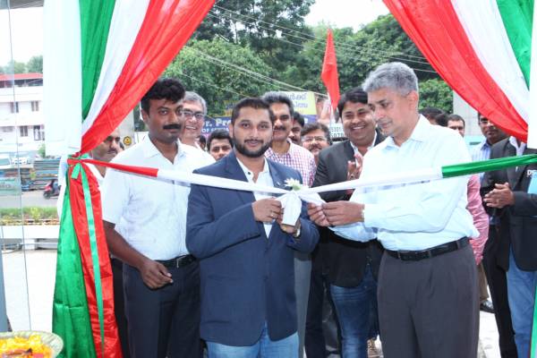 (L-R)  Mr. Shirish Kulkarni, Chairman, DSK Motowheels and Mr. Zulfiquar Marikar, Dealer Principal