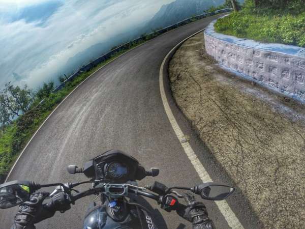 Mahindra Mojo into the wild (6)