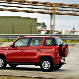 Mahindra TUV RED action