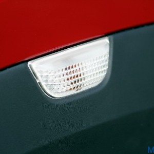 Renault Kwid Side Indicator