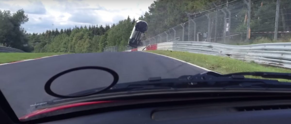 Renault Megane RS goes airborne at the Ring