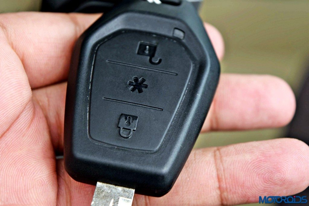 mahindra TUV 300 keys (2)