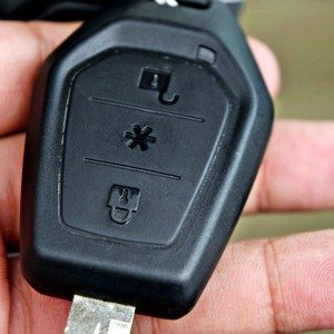 mahindra TUV  keys