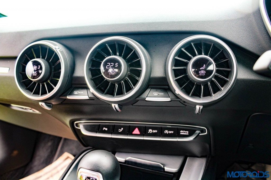 new 2015 Audi TT  ac vents (1)