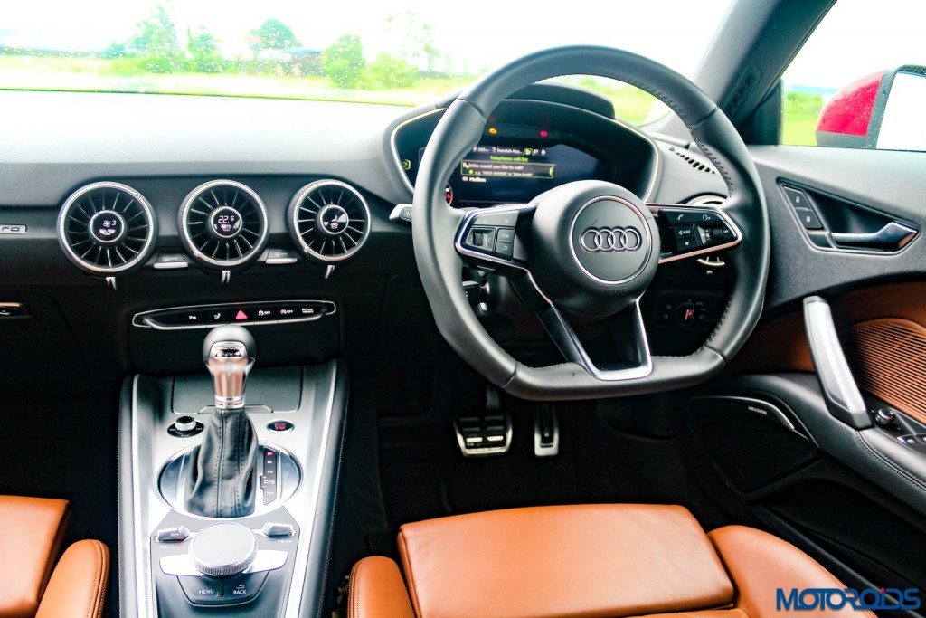 new 2015 Audi TT  dashboard (2)