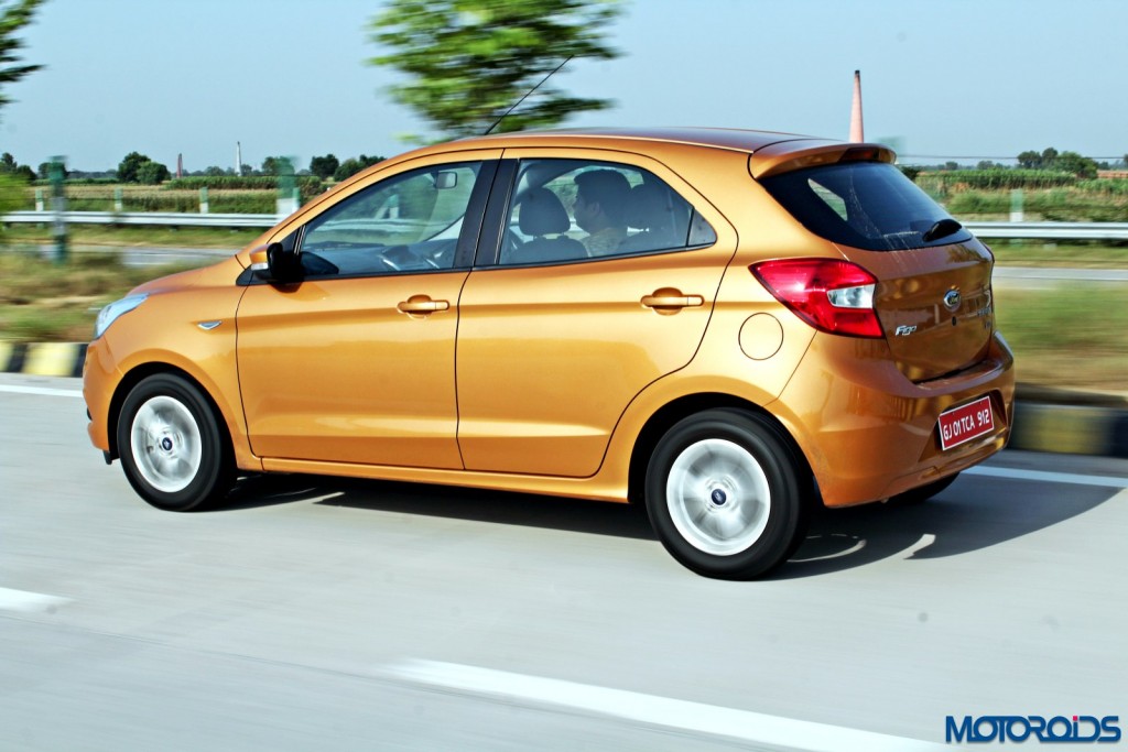 new 2015 Ford Figo action rear (5)