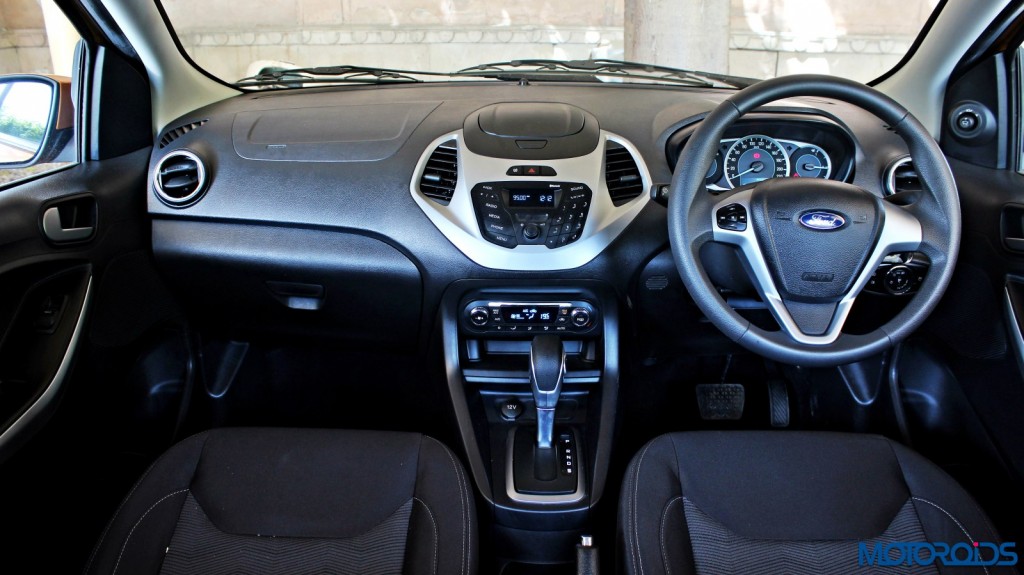 new 2015 Ford Figo automatic dashboard (2)