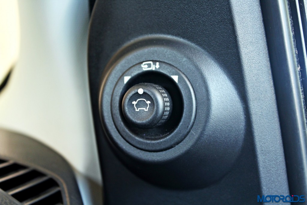 new 2015 Ford Figo power mirror controls