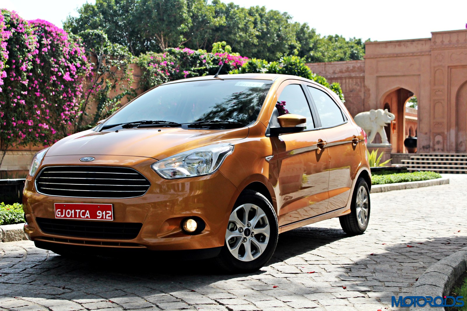 New 2015 Ford Figo 1.5 TDCi / 1.5 Ti-VCT Auto Review : Back with a Bang