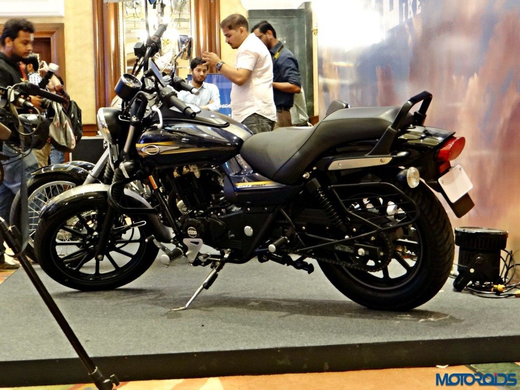 2015 Bajaj Avenger 150 Street - Still Shots - Side View (1)