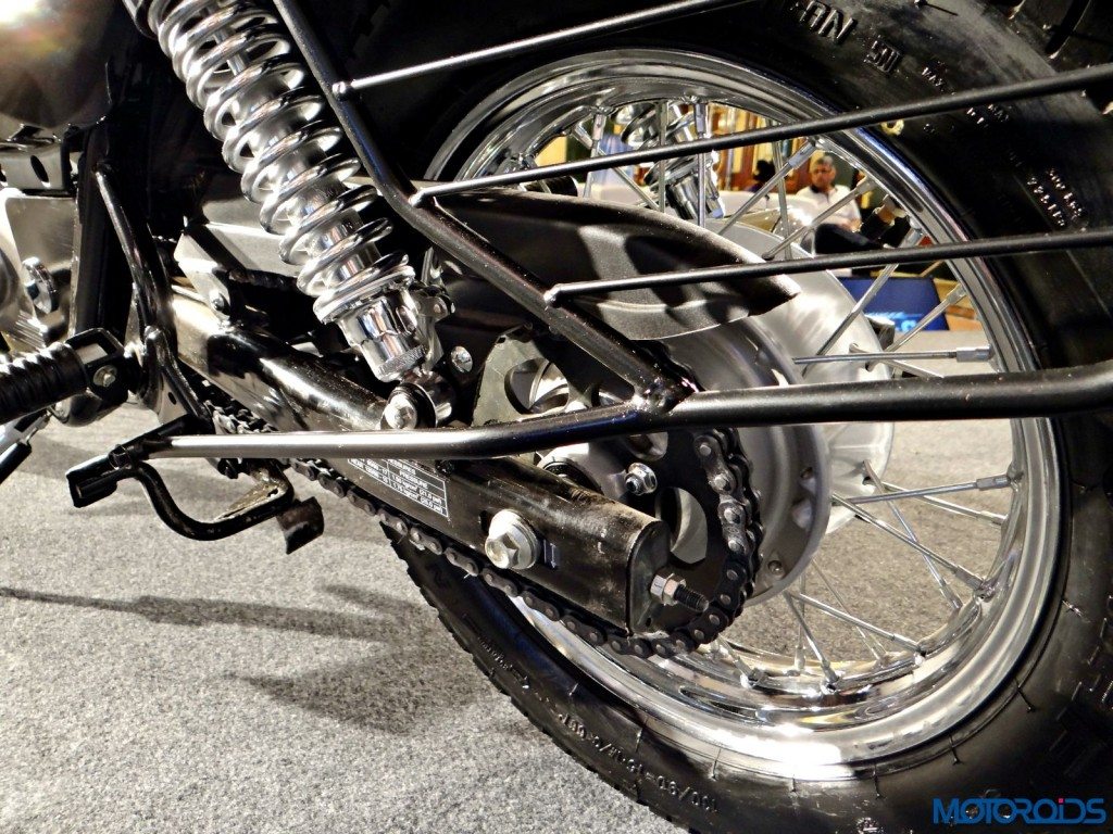 2015 Bajaj Avenger 220 Cruise - Rear Wheel and Chain Sprocket