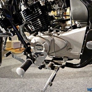 Bajaj Avenger  Cruise Rider Footrest and Gear Lever